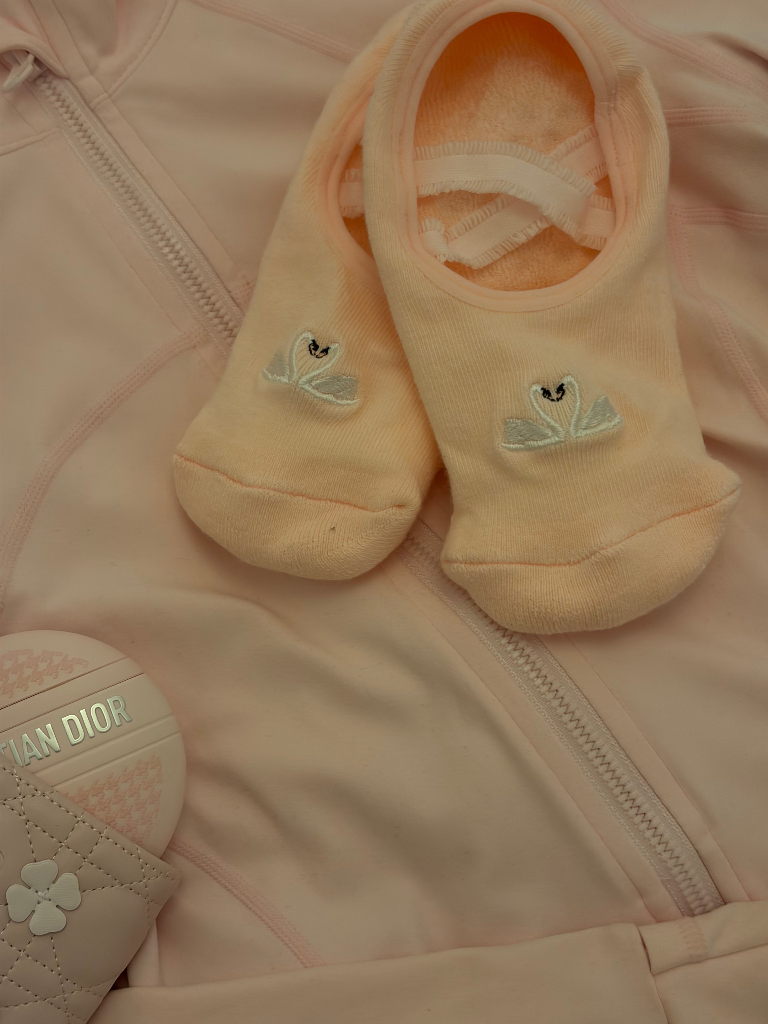 Swan boat grip socks