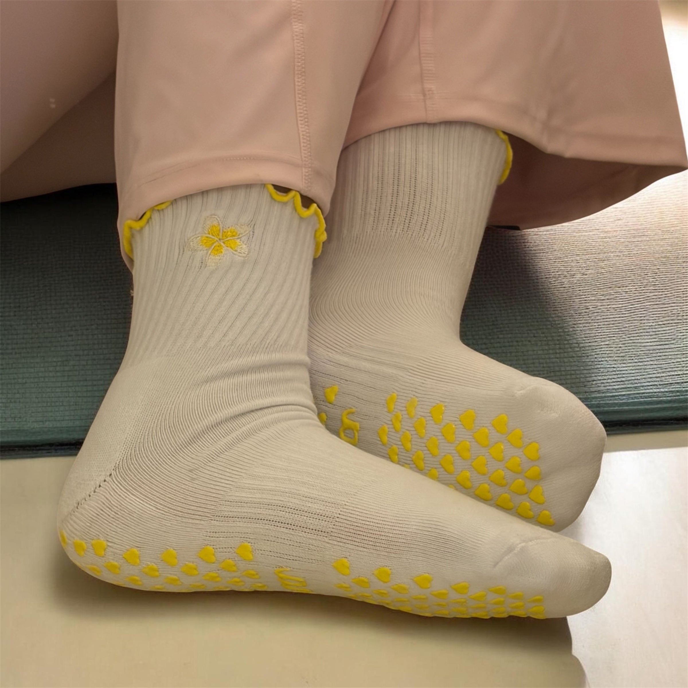 Frangipani crew grip socks